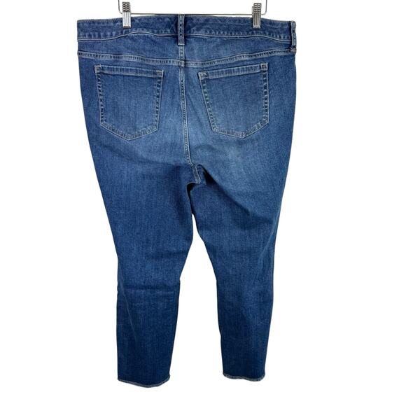 Torrid Cotton Boyfriend Crop Vintage Stretch High Rise Distressed Jeans Size 16 - Picture 2 of 8